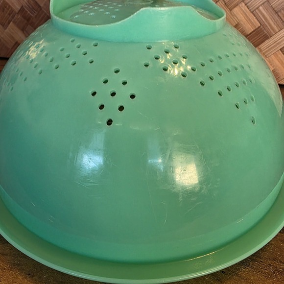 Tupperware Drainer Colander Vintage Kitchen Strainer 10" Green Plastic 339-3 - Picture 7 of 8